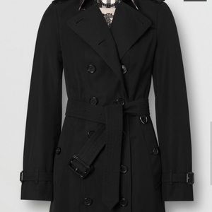 Black Burberry Trench- Chelsea Heritage